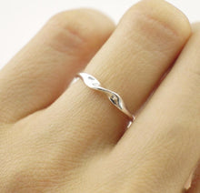 Sterling Silver Simple Twisted Knuckle Ring, , Gifts for Designers, Clean minimal gifts for designers and creatives, gift, design, designer - Gifts for Designers, Gifts for Architects